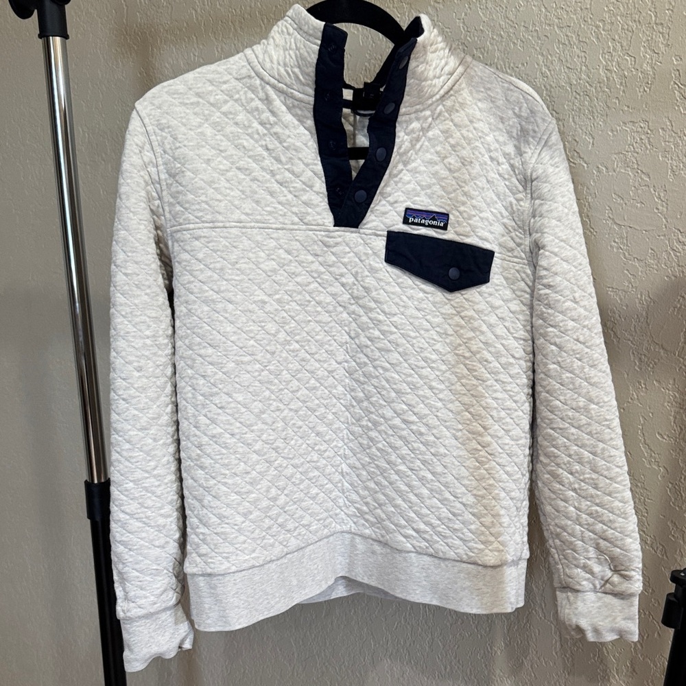 Patagonia Quilted Pullover in White and Black